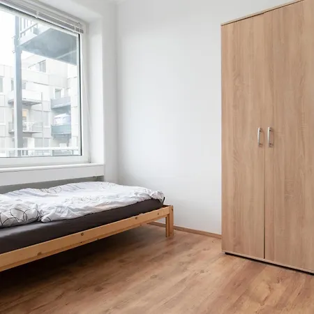 Helle Mit Balkon Perfekt Fuer Monteure Und Arbeiter *