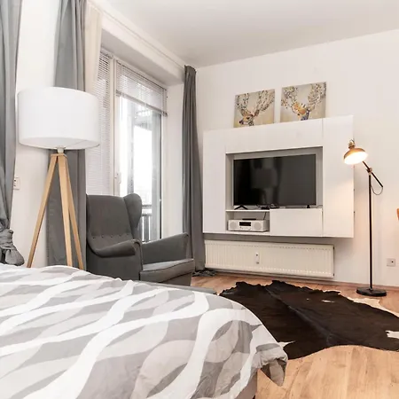 Daire Helle Mit Balkon Perfekt Fuer Monteure Und Arbeiter