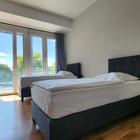 Helle Mit Balkon Perfekt Fuer Monteure Und Arbeiter * روزلسهايم