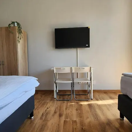 Helle Mit Balkon Perfekt Fuer Monteure Und Arbeiter * Ruesselsheim