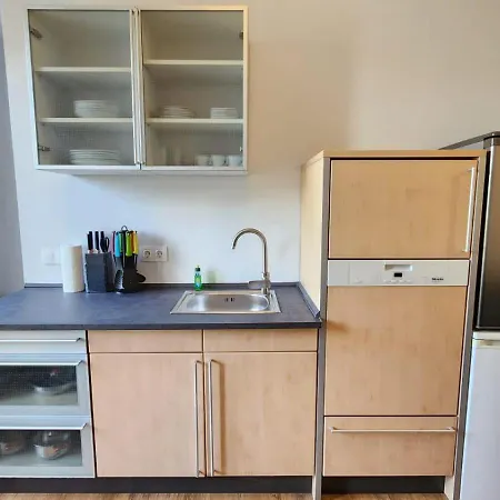 Helle Mit Balkon Perfekt Fuer Monteure Und Arbeiter شقة