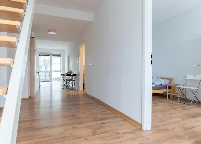 Helle Mit Balkon Perfekt Fuer Monteure Und Arbeiter Ruesselsheim