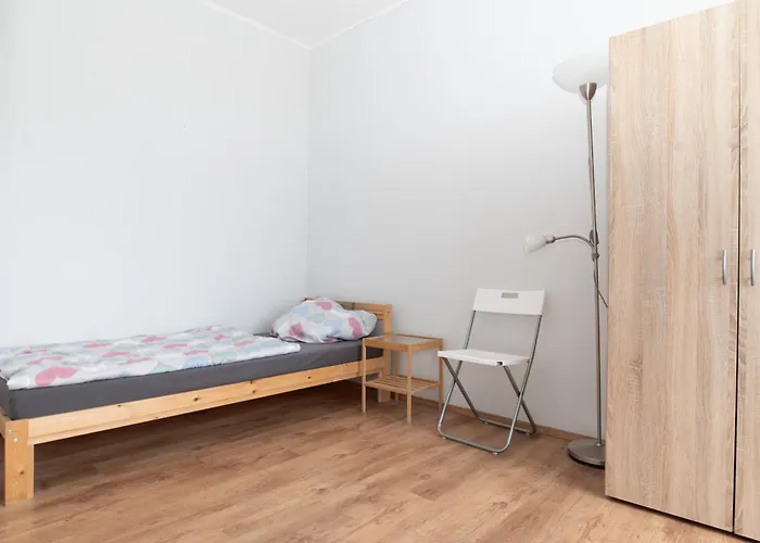 Helle Mit Balkon Perfekt Fuer Monteure Und Arbeiter