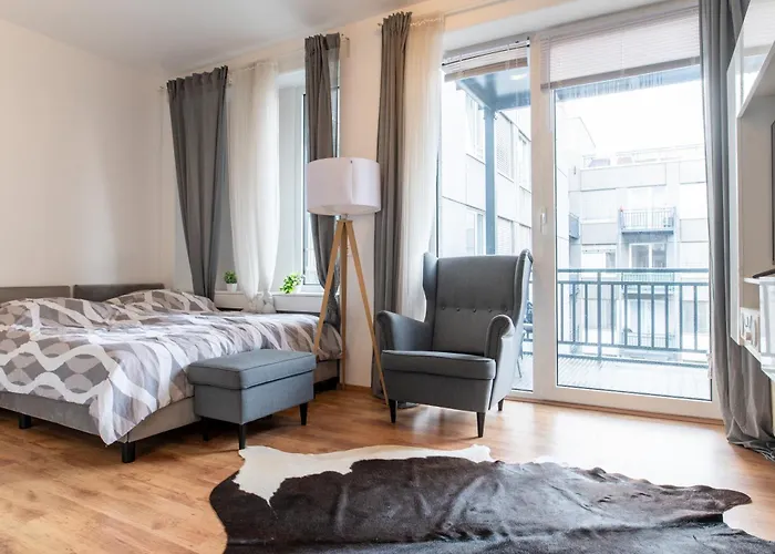 Helle Mit Balkon Perfekt Fuer Monteure Und Arbeiter *