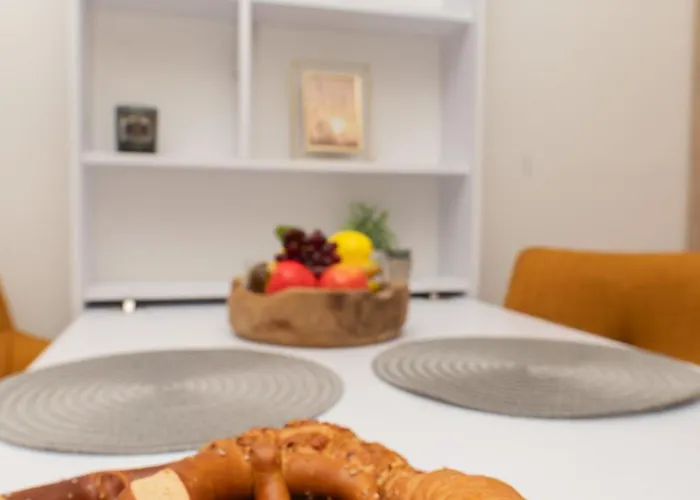 Helle Mit Balkon Perfekt Fuer Monteure Und Arbeiter Rüsselsheim