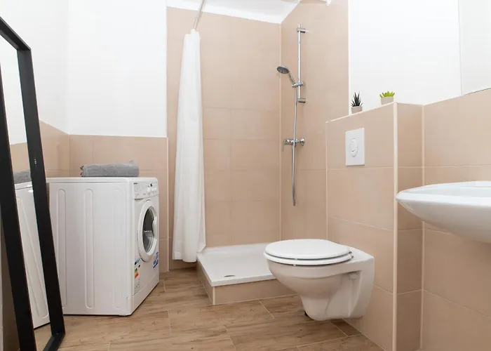 Helle Mit Balkon Perfekt Fuer Monteure Und Arbeiter Apartmán