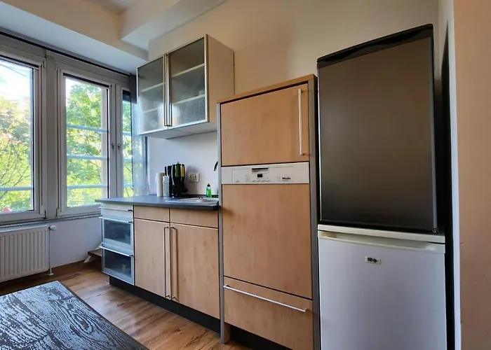 Helle Mit Balkon Perfekt Fuer Monteure Und Arbeiter Apartment *