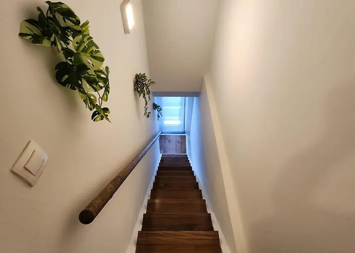 Helle Mit Balkon Perfekt Fuer Monteure Und Arbeiter Apartment